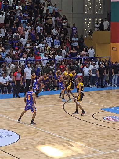 🏀TERCER TRIPLE DE DIEGO COLÓN | TBS BARAHONA💣 #tbsbarahona #baloncestord #basketball #hoops #Viral