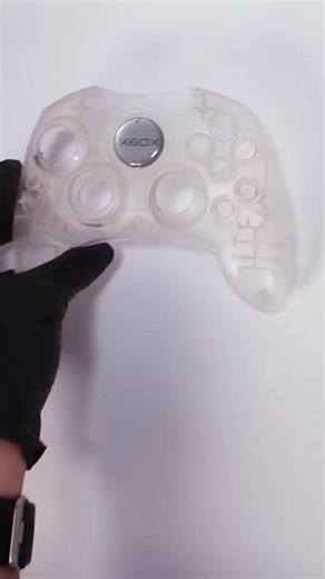 5K views · 32 reactions | Restoring a broken controller S for the Xbox #XboxRestoration #RetroGaming #ControllerRepair #DIYProject #GameOn #TechFix #VintageConsole #SolderingSkills #RepairIt #GeekCulture | OddTinkering | Facebook