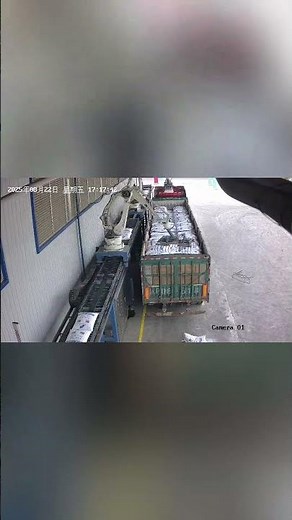 Automated Robotic Loading System with Vehicle Frame Recognition.#automatic #fertilizer