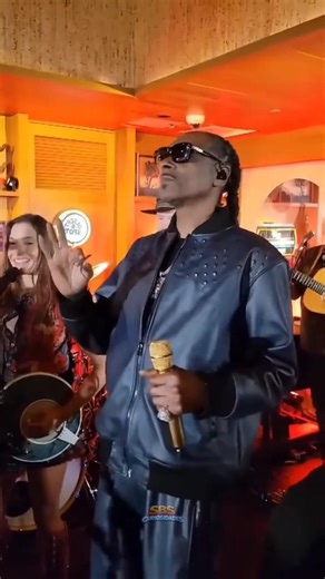 SNOOP DOGG DANCE AND STYLE part 3. 🕺🎼 #hiphop #rapper #rap #viral #shorts