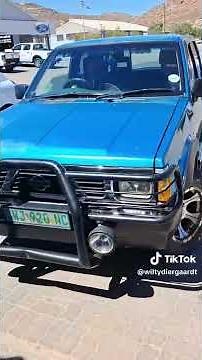 Nissan Hardbody VG30 V6 in for new freeflow exhaust system