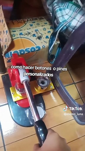 Cómo hacer botones y pines personalizados inspirados en Berserk