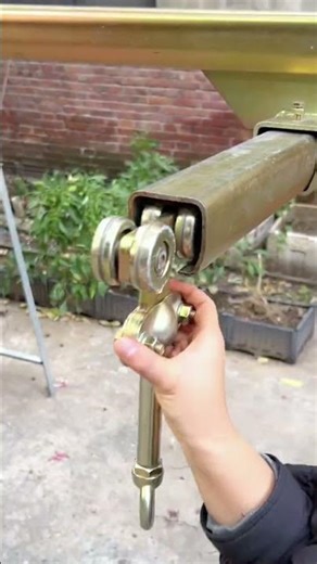 A sky crane, constructed using rails and pulleys, easily enables lifting and transport assembly.