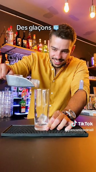 Une recette avec seulement 4 ingrédients pour cet été 😁 facile a refaire chez vous 👌🏻 #recette #cocktail #cocktails #barman #bartender #summer