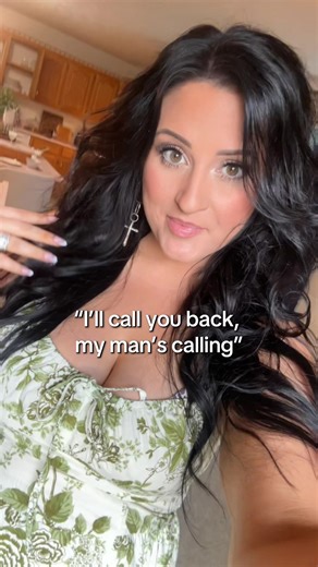 I’ve had this voicemail since 2020 & it always makes me laugh 🤣 my tummy was hurting that day DAYUM #illcallyouback