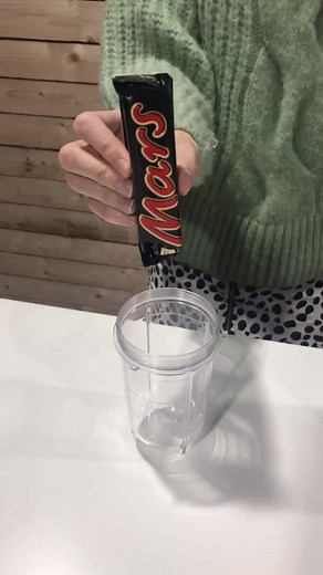 Milkshake Challenge: Day 12 - Chocolate, Mars, and Nutella Delight