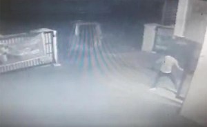 వైరల్‌:ఎటీఎంనే ఎత్తుకుపోయారు!