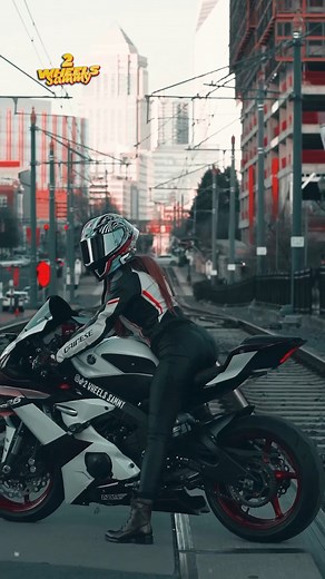 "Sammy’s bike and that classic riding posture—smooth, stylish, and ready for the road! 🚲💨" #ClassicRider #BikeStyle #SammyRides #CyclingLife #PerfectPosture | 2 Wheels Sammy