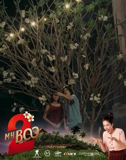 💘 𝗠𝗬 𝗕𝗢𝗢 𝟮 💘 Genre - Horror, Comedy, Romance Language – Thailand Subtitle – Myanmar ချစ်သူနှစ်ဦးကြားက ဆက်နွယ်မှုတွေကို ပြန်မြင်နိုင်မယ့် အခွင့်အရေးကို ရရှိသွားပြီး ဘဝများစွာဖြတ်သန်းခဲ့တဲ့ သူတို့ရဲ့ ဆက်နွယ်မှုကို ရှာဖွေသွားမယ့် Joe နဲ့ Anong တို့ရဲ့ အချစ်ဇာတ်လမ်းလေး 💌 ယောက်ျားလေးတစ်ယောက် နဲ့ တစ္ဆေမိန်းကလေးကြားက ချစ်ခြင်းမေတ္တာအကြောင်း ရိုက်ကူးတင်ဆက်ထားတဲ့ MY BOO 2 ရုပ်ရှင်ဇာတ်ကားကြီးကို ▪️နိုဝင်ဘာလ 28 ရက်နေ့မှစပြီး 🖤𝐌𝐞𝐠𝐚 𝐀𝐜𝐞 အဆင့်မြင့်ရုပ်ရှင်ရုံကြီးများမှာ ရုံတင်ပြသနေပါပြီ။ #อนง