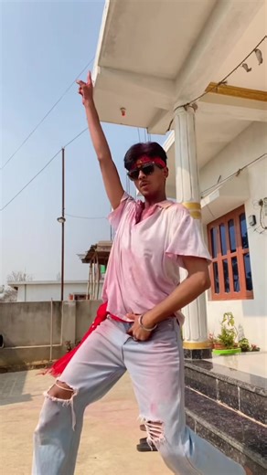 Celebrate Holi with Trendy Dance Moves