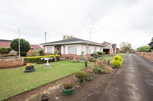 R 1 150 000 | 5 Bedroom House in Howick West | Private Property