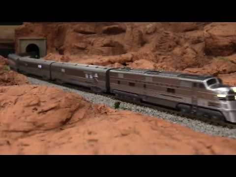 KATO N scale Silver Streak Zephyr unboxing and test run