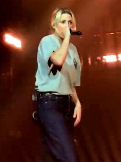 Emily Armstrong Performs 'Burn It Down' Live in Australia