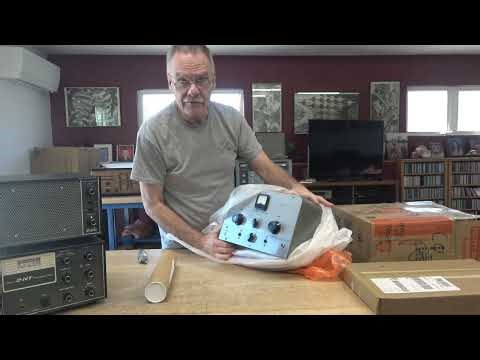 Vintage Ham radio goodie Box opening donation to D-lab Heathkit Drake Christmas again!