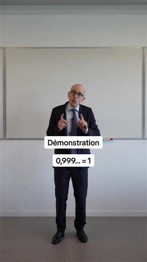 Voici un petit calcul sympathique : 0,999… = 1 En vérité, si les 9 vont jusque l'infini il n’y a pas moyen d'intercaler un nombre entre 0,999… et 1. Aussi simple que bonjour et deux et deux font quatre. 🙄 Sorry, on n’avait pas d’amphi avec tableau à disposition et il a fallu faire le bazar au feutre. Salukes #science #physique #profbucella #lasciencepeuttout