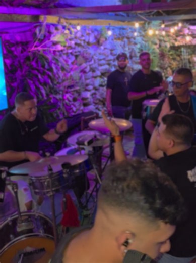 Swing Bailable: A Musical Journey