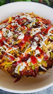 78K views · 2.6K reactions | Slice bread pizza recipe…පාන් පෙති වලින් පීට්සා එකක් හදමු蘭 #breadpizza #pizzalover #chefsapumal | Chef Sapumal | Facebook