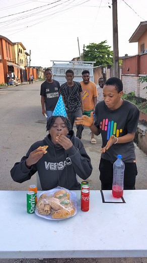 The feast challenge 😅🌭🌯🥧 | Celebrity TV