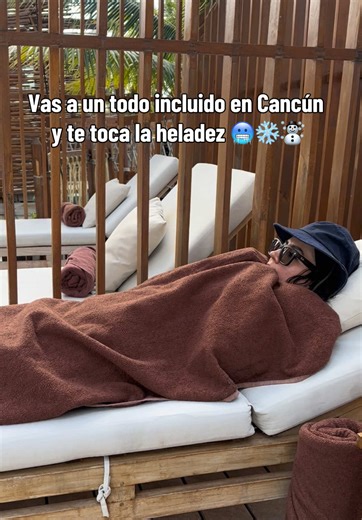 ❄️☃️Lo que pasa en Cancún es esto: • Un frente frío baja desde el norte de América. • Ese frente trae masa de aire polar (aire muy frío y seco). • Cuando llega al sureste de México, empuja el aire cálido del Caribe. • En Cancún, aunque el termómetro no marque tan bajo, la humedad el viento hacen que el cuerpo lo sienta mucho más frío → sensación térmica 🥶 👉 Si vienes a Cancún en estos días… sí, tráete una chamarra 🌴❄️😅 1 de febrero 2026 #climacancun #cancun #mexico #quintanaroo