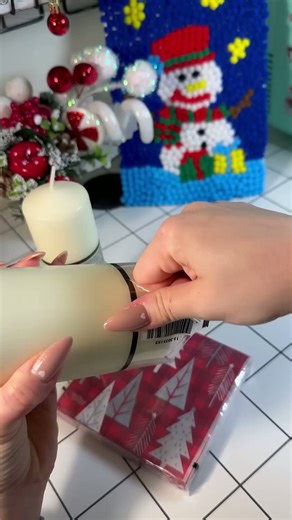 DIY Christmas candles: Grinch & festive trees candle transformation! 🎄🕯️