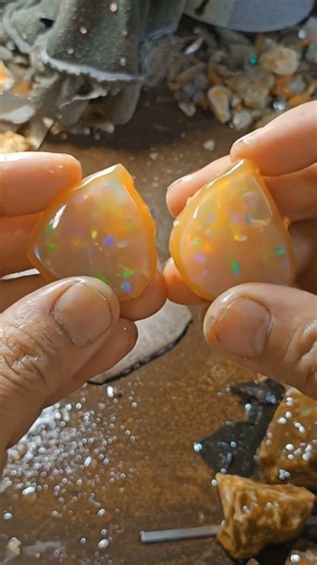 opal stone cutting #gemstones #opal #shortsvideo