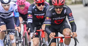 Julian Alaphilippe et son équipe Tudor invités sur le Tour de France 2025