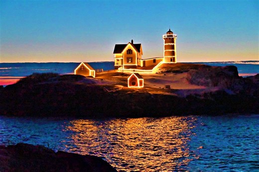 The Maine Lighthouse That Transforms into a Holiday Wonderland