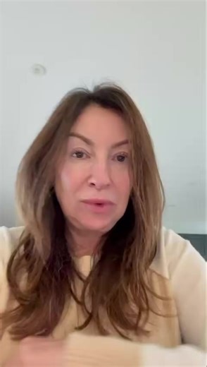 This is Jane from the UK Who has just completed module 1 for beginners with us here at #KaysFlowerSchool Module 1 is the perfect course for the complete beginner and those who wish to embark on a career in Floristry. Our next module 1 starts on the 19th January and places are still available For more details email me at info@kaysflowerschool.com | Kays Flower School