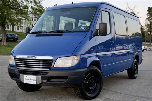 No Reserve: 2002 Freightliner Sprinter 2500 10-Passenger Van