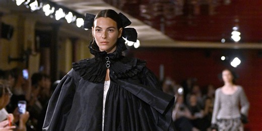 Chanel va all’Opéra per l’Haute Couture Autunno Inverno 2024 2025