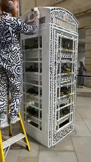 Doodle Phone Box! | Mr Doodle