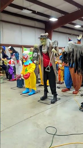These animatronics are staring at the camera | #short #youtubeshort #fyp