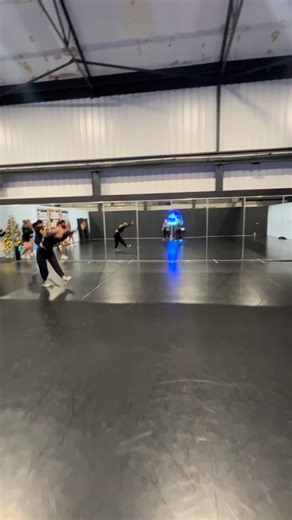 Our Performance Team had their final practice yesterday, working hard for Showcase! This team are performing both a hip hop and lyrical routine this weekend, keep your eyes peeled for their lyrical routine in part two! 👀 | SA Academy of Dance