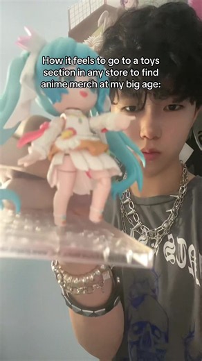 And all the little kids are staring at me like I have a problem 😭😭 #toysection #anime #animefigures #animefigure #animemerch
