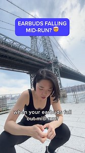 1.2K views | Raycon’s Everyday Earbuds are your new bestie! Why Raycon Everyday Earbuds are the coolest: ✅So sweatproof it can withstand any workout ✅Active Noise Cancellation to tune out annoying sounds ✅100k+ 5 star reviews, so you know they are amazing Tune into your favorite songs on long walks, studying, or even when you're washing the dishes! | Raycon | Facebook