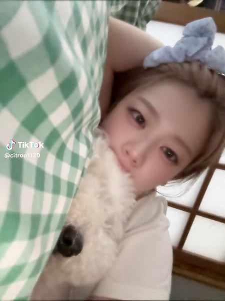 夏の実家は毛玉が沢山落ちてて可愛いんだよね！バムとケロのヤメピとおじぎちゃんみたいで可愛いね❤️
