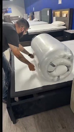 Watch a King Size Bed in a Box Expand! 🛏️🙌