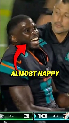 Tyreek Hill Laughing After Injury 😅