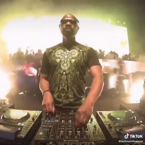 Green Velvet Classic Techno Music Performance