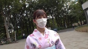 着物が似合う美少女がイキまくりsex！まずは着物着衣でフェラでイカせて、手コキで（男が）潮吹き！その後アナルスティック入れながら挿入してのイキまくり！！ : 美少女AV図鑑