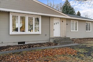 710 Valley View Dr, River Falls, WI 54022 - MLS 6628873 - Coldwell Banker