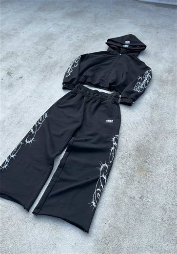 Drop soon la compleu. Link in bio pentru comenzi #clothingbrand #revamped #fashion #fyp