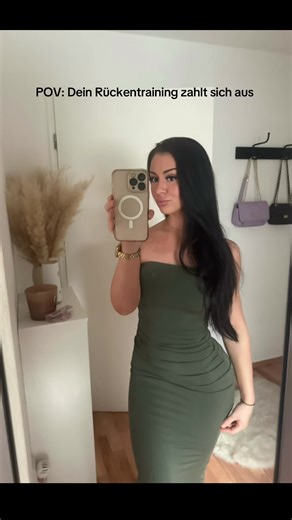 POV: Your Back Training Pays Off