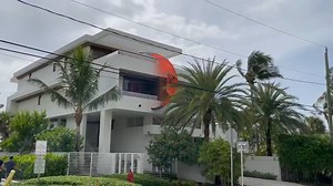 Kite surfer dies after strong winds launch him into Fort Lauderdale building - WSVN 7News | Miami News, Weather, Sports | Fort Lauderdale