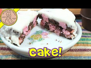 Easy Bake Ultimate Oven Checkered Cake & Whoopie Pies - Vintage Kitchen!