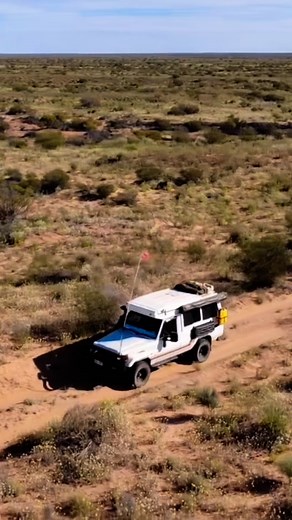 Successfully crossed the Simpson Desert - our most remote adventure yet! We spent 3 nights and 4 days climbing endless sand dunes and driving over salt pans as big as the eye can see, pictures don’t do it any justice. The pure vastness and isolation of the place cannot be undermined; this was a 600 km journey from Mount Dare, South Australia to Birdsville, Queensland that required quite a bit of research and preparation as there are *zero* facilities out there, which meant calculating food, wate
