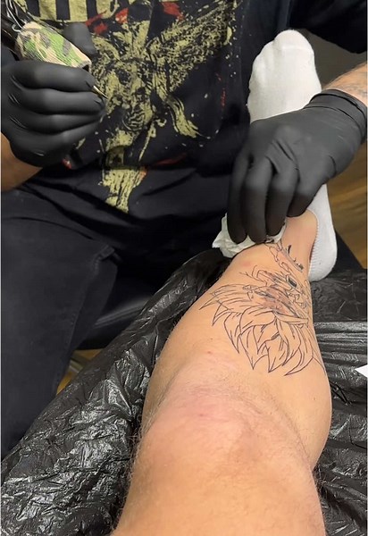 Endlich wieder frei 🕊️#tattoo #stream #dragonball #songohanssj2