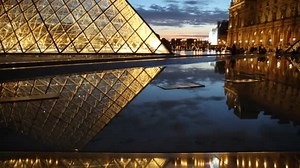 Louvre Pyramid reflecting