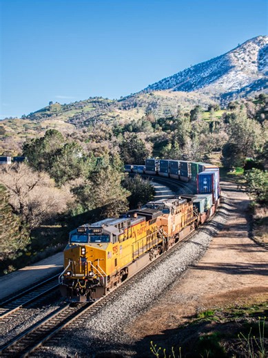 Daily Intermodal Train Traffic on Mojave Subdivision
