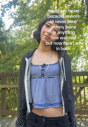me from a few months ago would never believe their eyes 🫢🫢 jeans from @Urban Outfitters !! #ootd #outfitinspo #fashioninspo #fallfashion #skinnyjeans